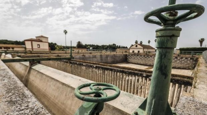 La sequía inversora marchita las redes de agua potable de España