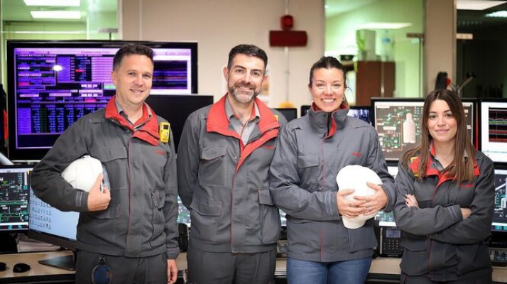 Un grupo de ingenieros de Huelva revoluciona el transporte con el primer diésel 100% limpio de España